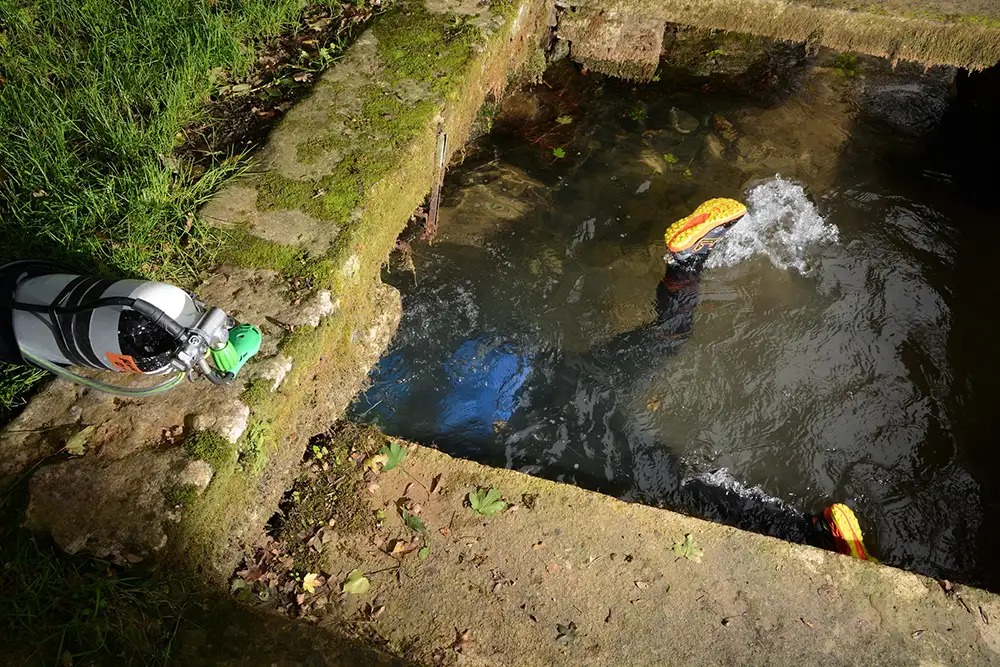 Plongée dans la vasque d'Exoudun