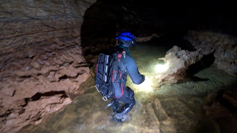 Entre le siphon 1 et 2 de l'oeil de la Dou